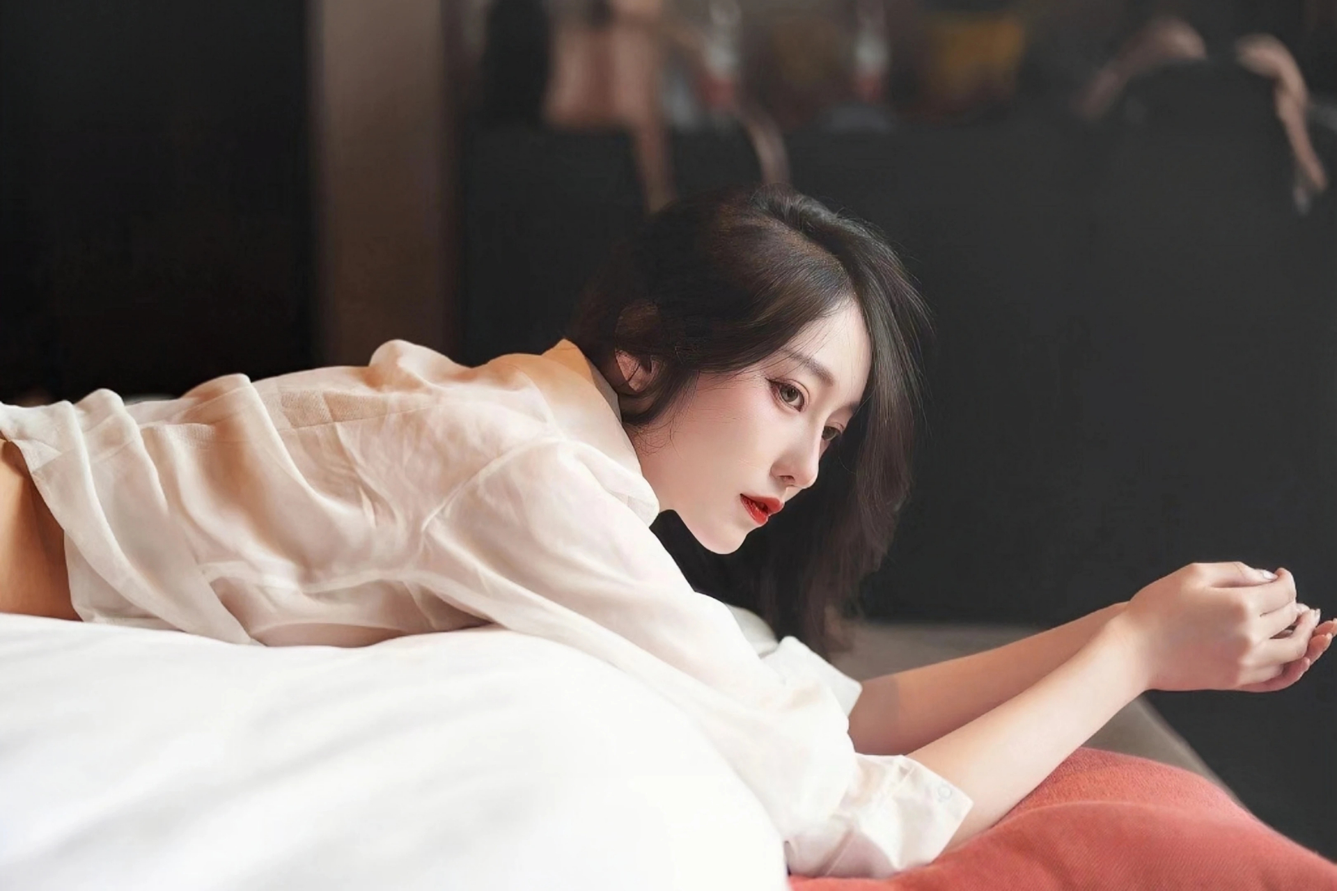 A股主要股指上涨，航天军工板块走强